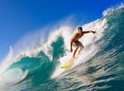 开云体育入口-焦点战证价值，巴斯托尼铁闸锁胜局；闪电战定乾坤，拜仁疾风卷走皇家社会