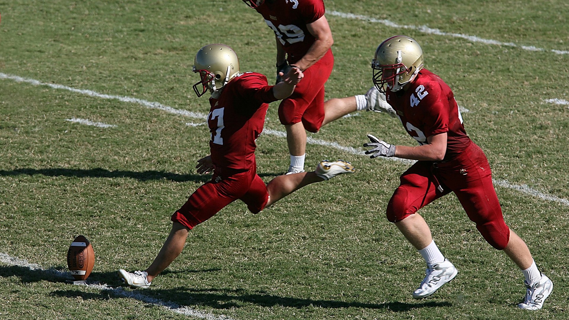 绿茵场上的双重焦点，西甲国家德比的火花与非洲杯埃及强压喀麦隆的较量