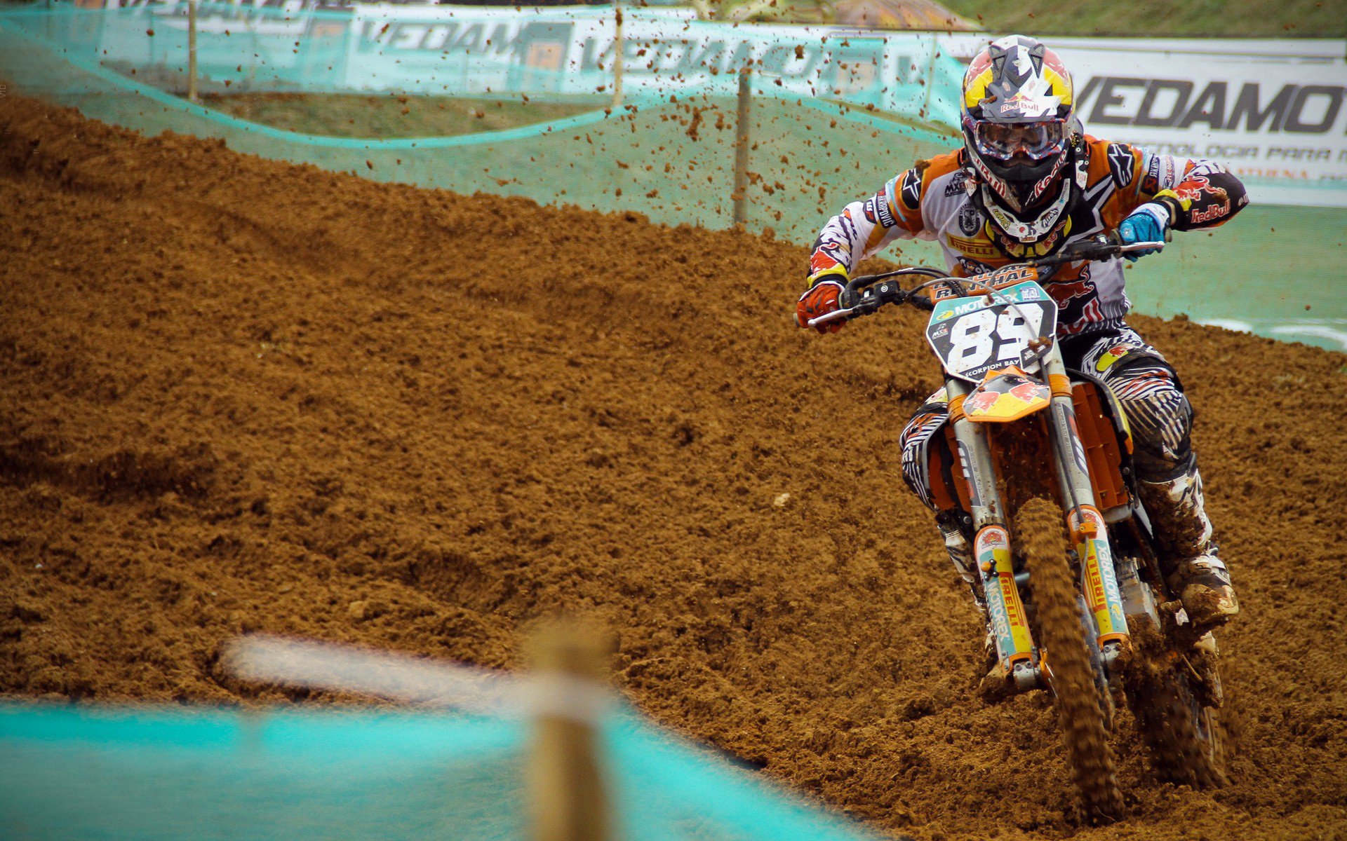 绿茵场上的奇迹,南非爆冷巴拉圭,欧冠半决赛焦点战外的足球启示