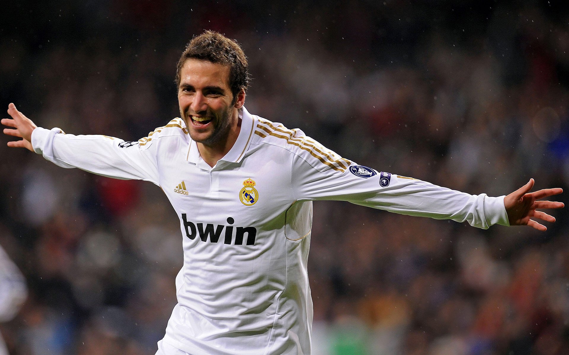 雷霆力克新疆队，班凯罗欧冠半决赛接管比赛，跨越地域的篮球胜利叙事